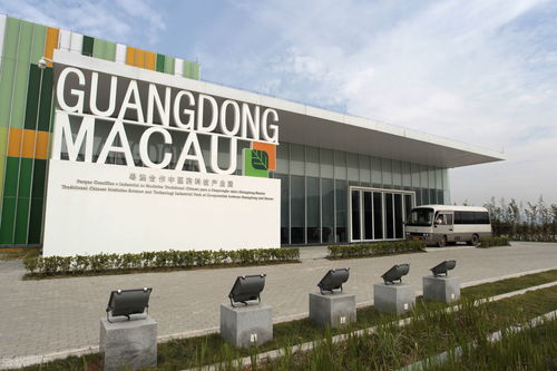 工厂制作企业标识的规划设计与企业管理咨询的协同策略